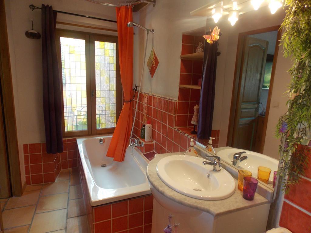 La Maison Du Bonheur Aups Room photo